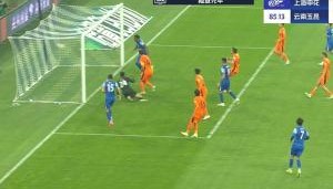 又是绝杀！吴曦助攻米内罗破门，申花2-1反超玉昆