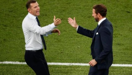 JRS直播吧-凯恩：我知道没进决赛的痛苦 舍瓦：高空球无能为力