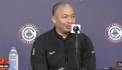 CBA直播-泰伦-卢采访全文：加兰表现非常出色，祖巴茨值得主场的礼遇