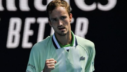 JRS直播-梅德维德夫首秀顺利过关 信心十足剑指背靠背？